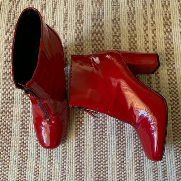 Tahari Booties - Picture 1 of 5